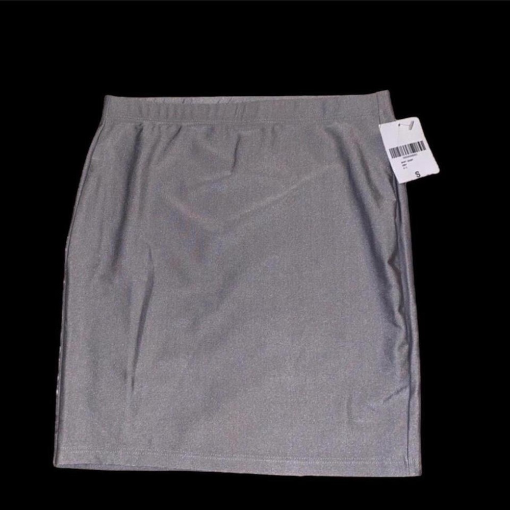 Cute Reflective-style mini skirt.